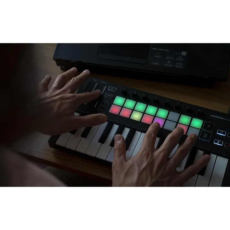 Novation Launchkey Mini Mk3 - NOV-LKMINMK3