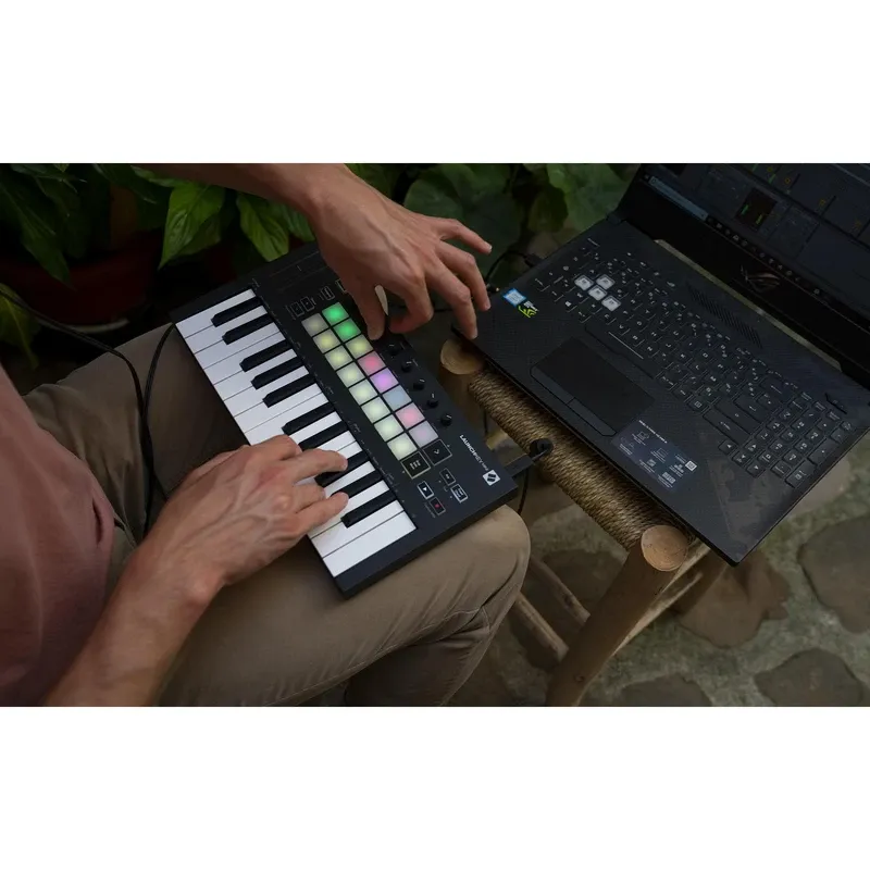 Novation Launchkey Mini Mk3 - NOV-LKMINMK3