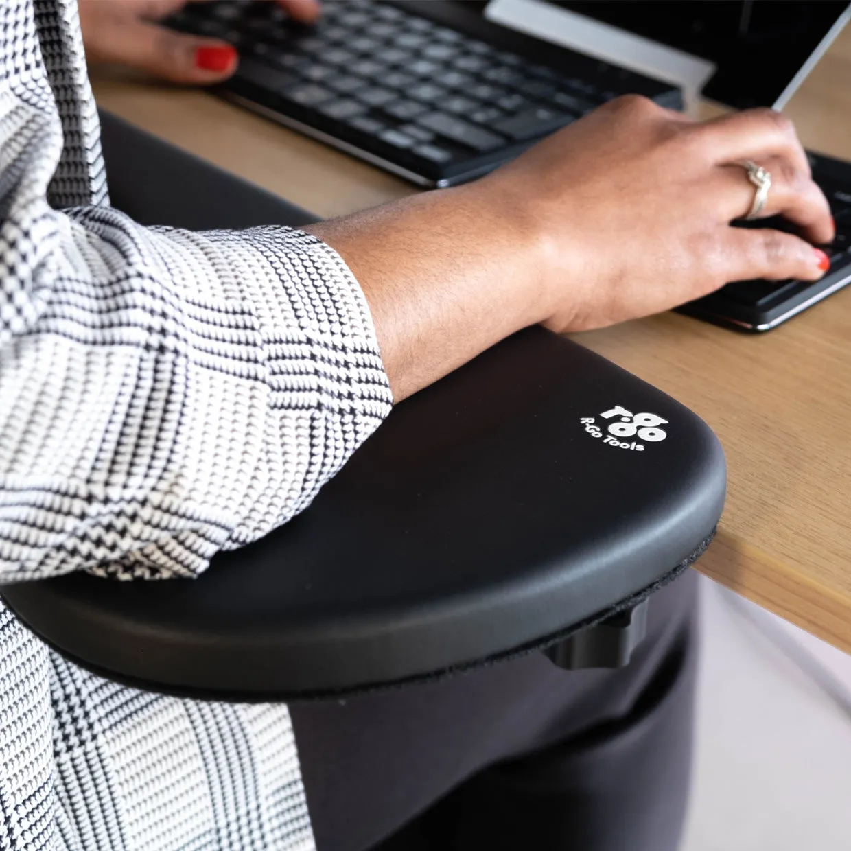 R-Go Ergonomic Armrest