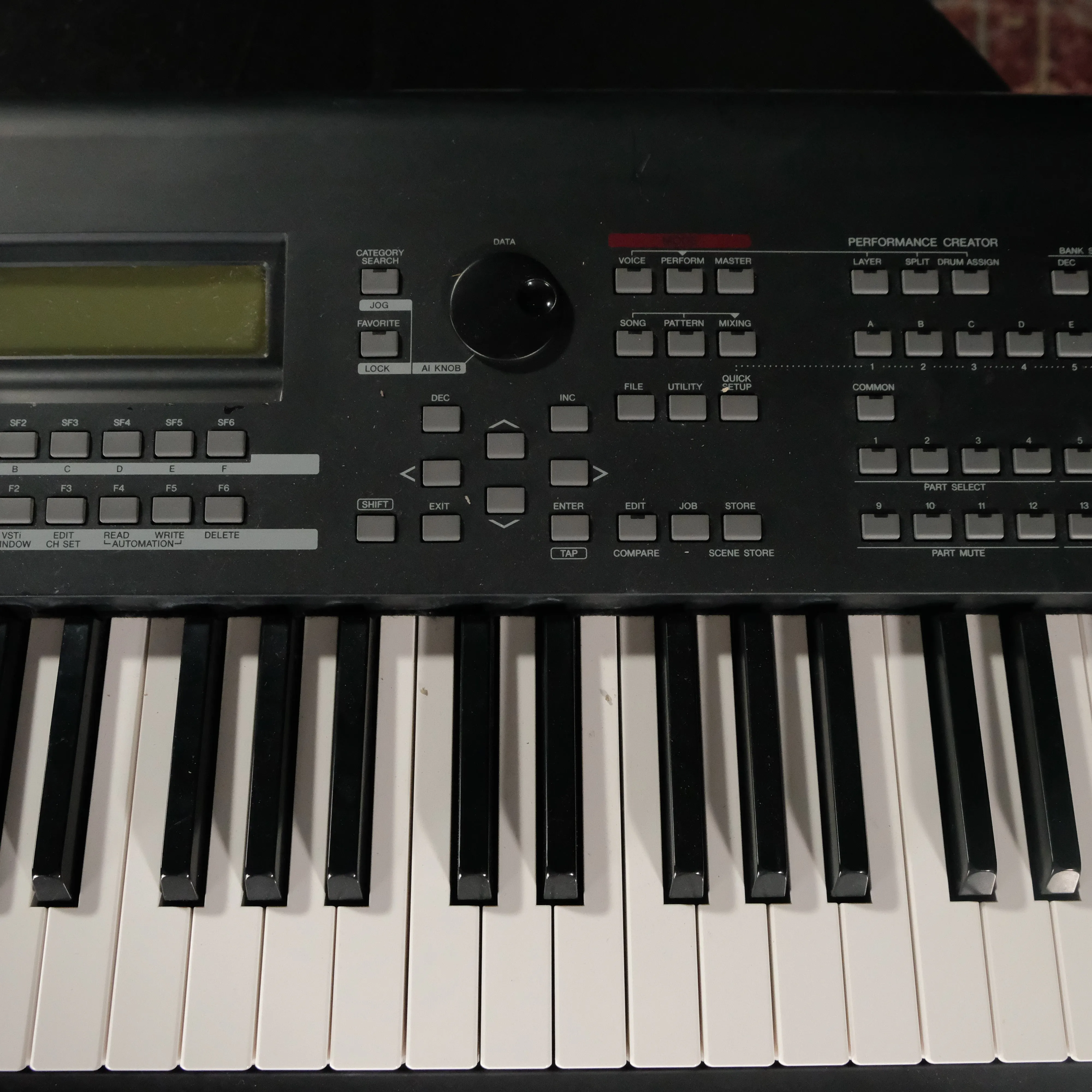 Yamaha MO8 Keyboard 88-Key Synthesizer