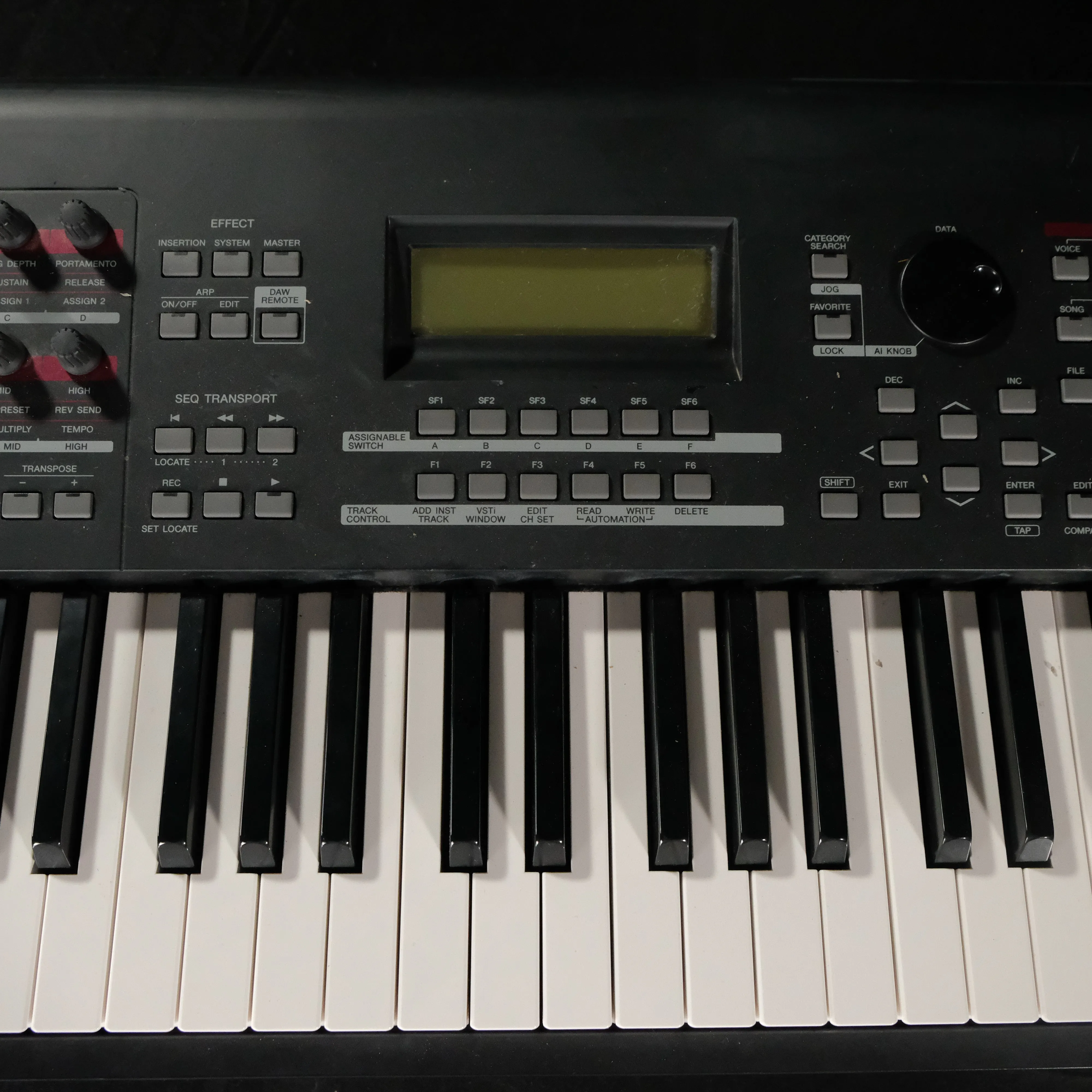 Yamaha MO8 Keyboard 88-Key Synthesizer